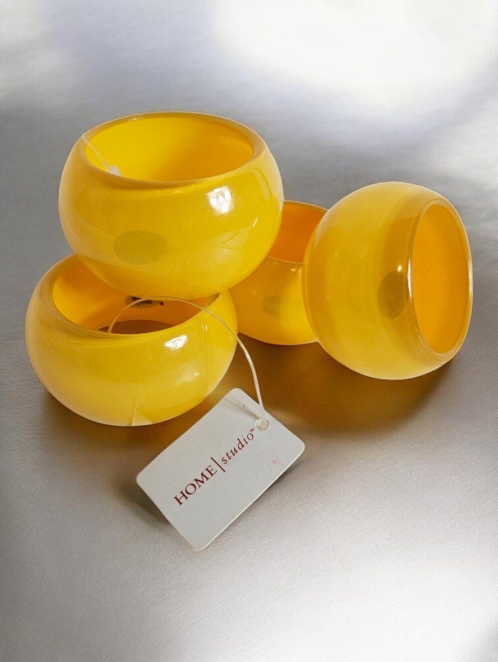 Home Studio Napkin Rings Glossy Lacquer Resin Round Table Decor Yellow X 4 NWT